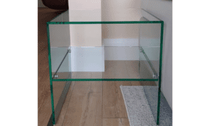 MESA LATERAL TRAVE C/ PRATELEIRA - 70% OFF